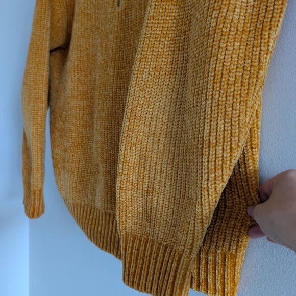 Urban Outfitters knit sweater - Picture 2 of 6